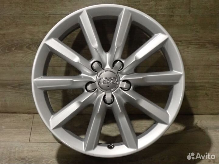 Комплект оригинальных дисков R17 Audi Q3