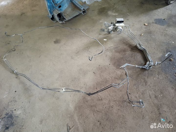 Трубки тормозные Фольксваген Кадди 3