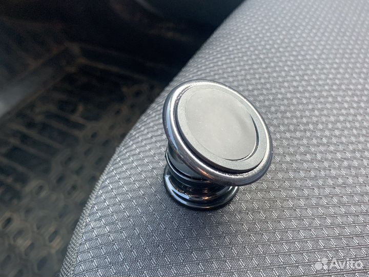 Магнитный держатель для телефона