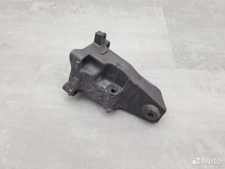 Кронштейн двигателя правый Mercedes Glc 250 C253