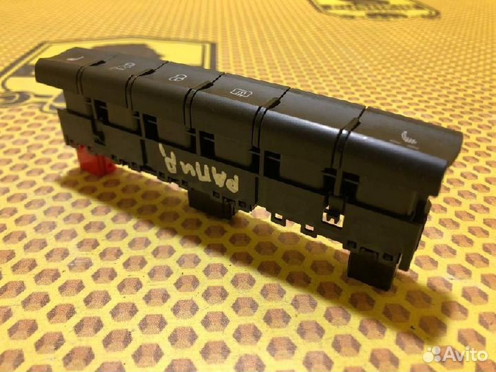 Блок управления подогревом сидений Skoda Rapid