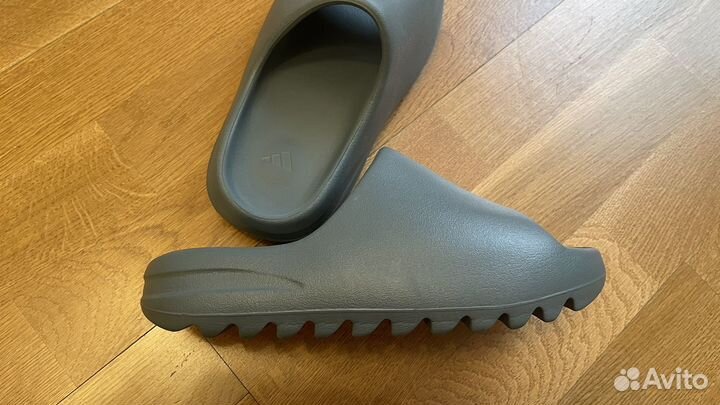 Сланцы adidas yeezy slide(оригинал) 23,5 см-стопа