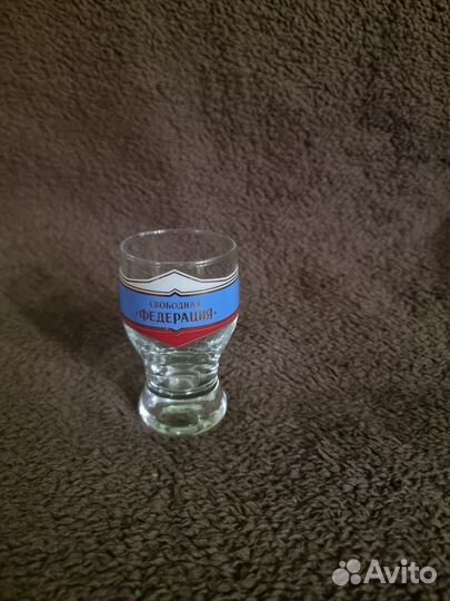 Пивной бокал, рюмки с символикой РФ