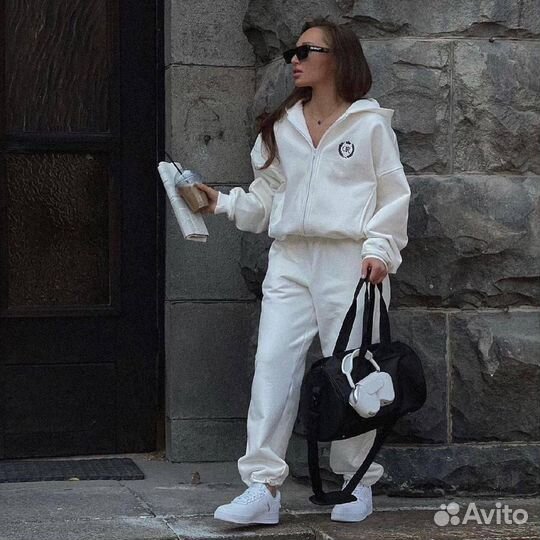 Спортивный костюм женский