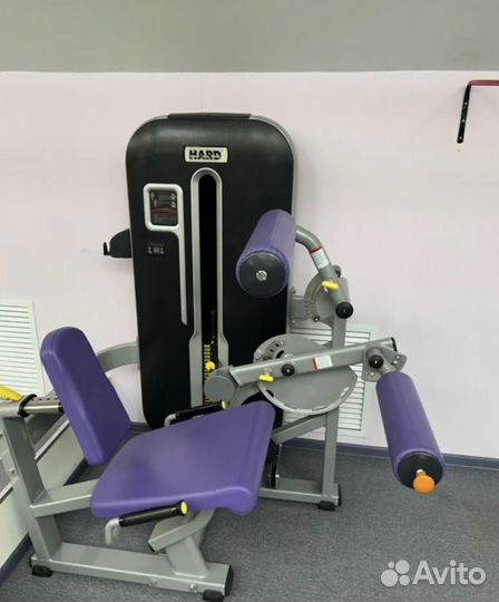 Тренажер hardman HM-S7-013. Сгибание ног сидя