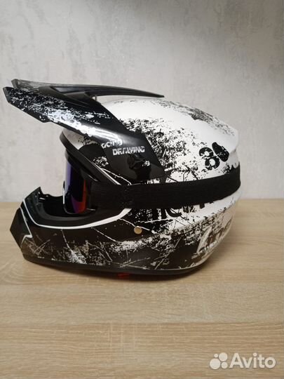 Шлем кроссовый новый
