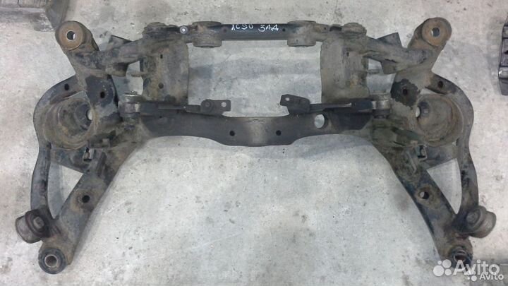 Поперечная балка рамы Volvo XC90