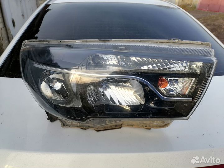 Фара правая LADA Vesta
