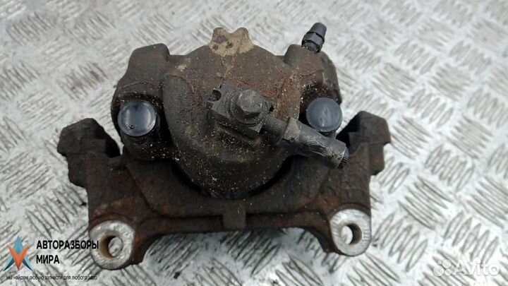 Суппорт передний правый Volkswagen Tiguan 2009