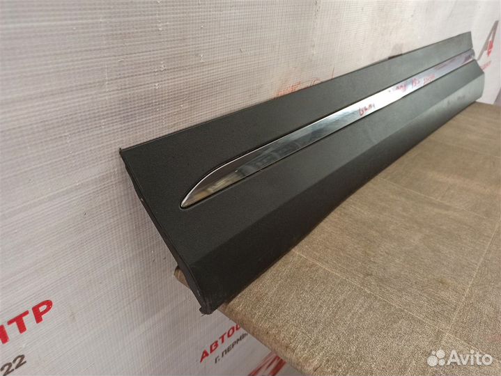 Накладка двери передней левой Mercedes GLA с 2019