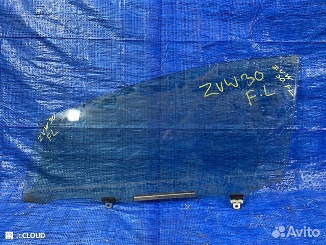 Стекло двери на toyota prius ZVW30 2zrfxe