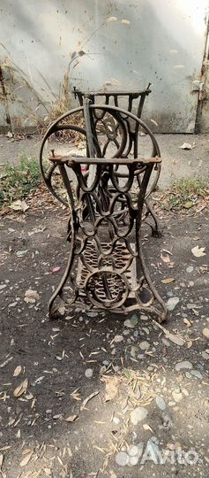 Чугунная станина от швейной машинки