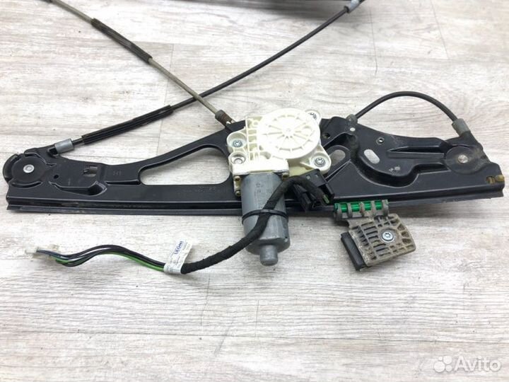 Мотор стеклоподъемника передний правый