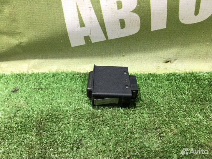 Кнопка обогрева заднего стекла Bmw 5-Series E34