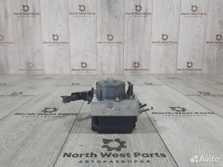 Блок ABS (насос) Toyota Auris (E180) хэтчбек