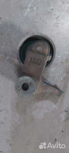 Ролик натяжной на Mitsubishi 4G 93