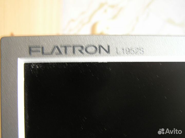 Монитор Lg flatron l1952s