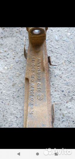 Поворотный кулак правый Volkswagen Touareg