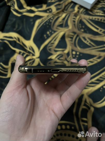 iPhone Xs, 64 ГБ