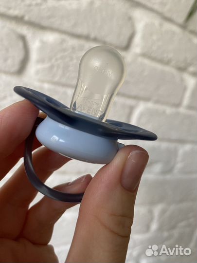 Соска-пустышка Avent 0-6 мес 2 шт новые