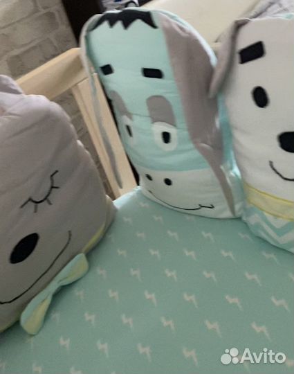 Бортики в детскую кроватку,подушки животные