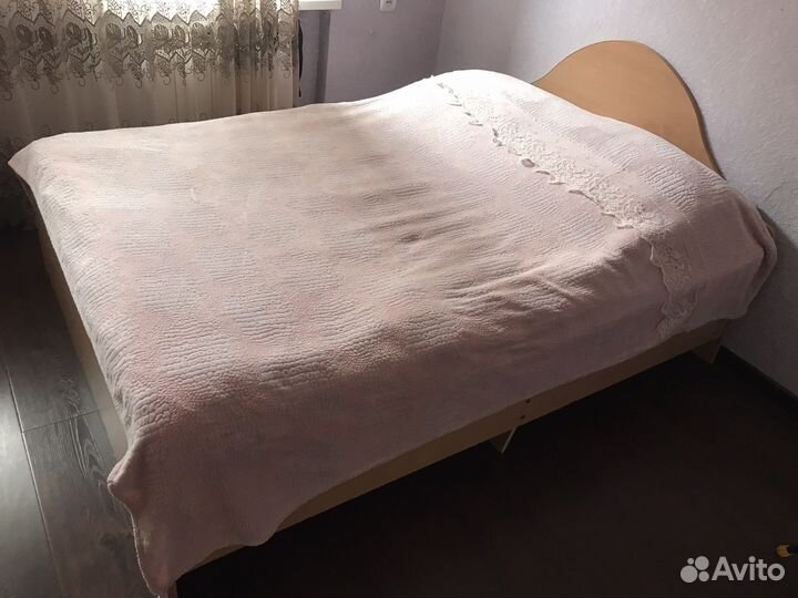 Кровать