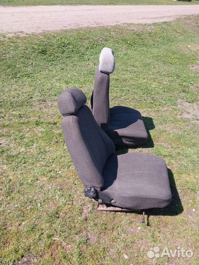 Передние сиденья