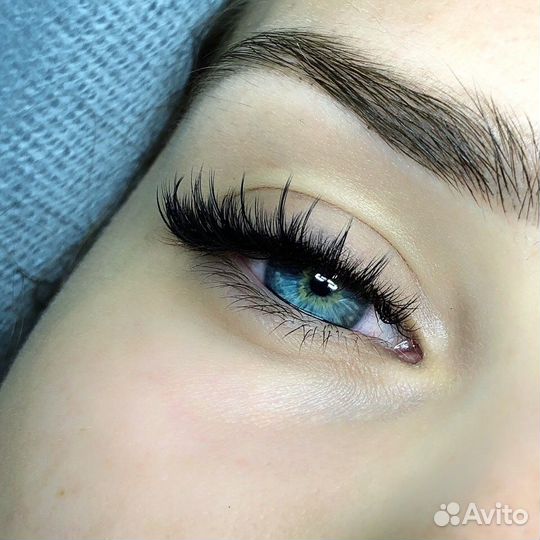 Наращивание ресниц, оформление бровей