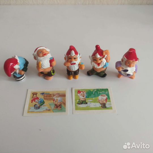 Крокодилы, лягуш, пингвин и др киндер фигурки 90-х