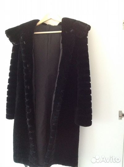 Шуба мутоновая с капюшоном лазерная обработка