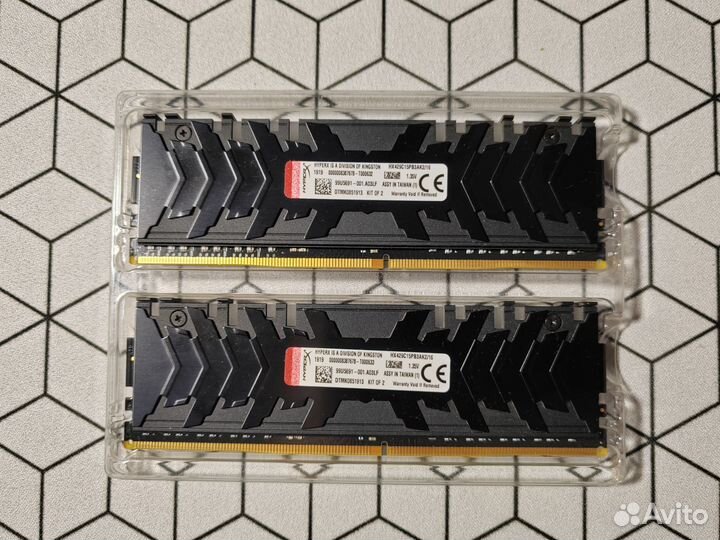 Память Kingston HyperX Predator RGB 16GB DDR4