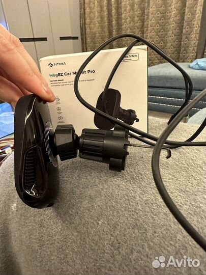 Автомобильное зарядное устройство для телефона