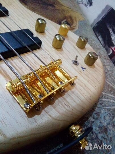 Бас гитара Cort-4st