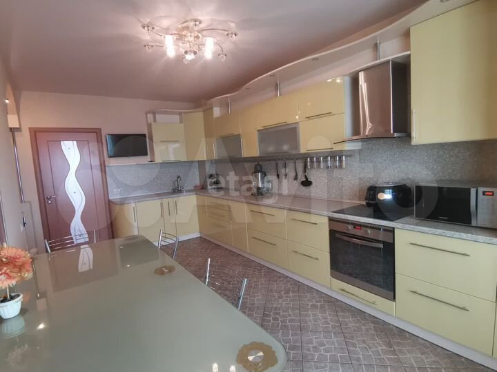 3-к. квартира, 87,8 м², 2/5 эт.