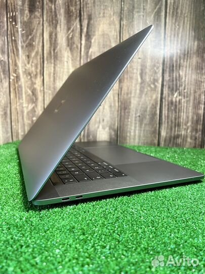 MacBook Pro 15 Mid 2017 16/512