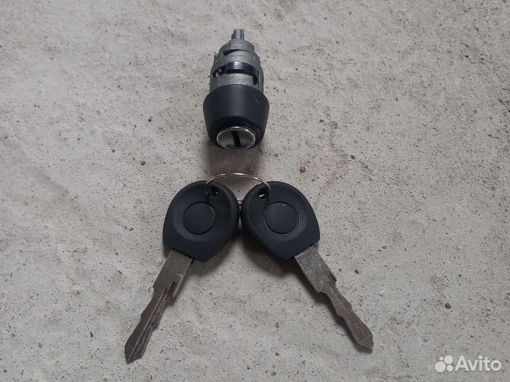 Личинка замка зажигания volkswagen passat b3