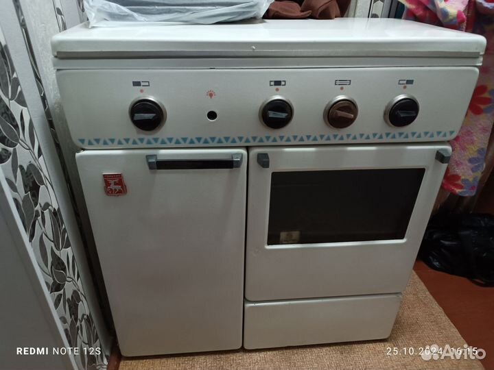 Газовая плита 3 конфорки