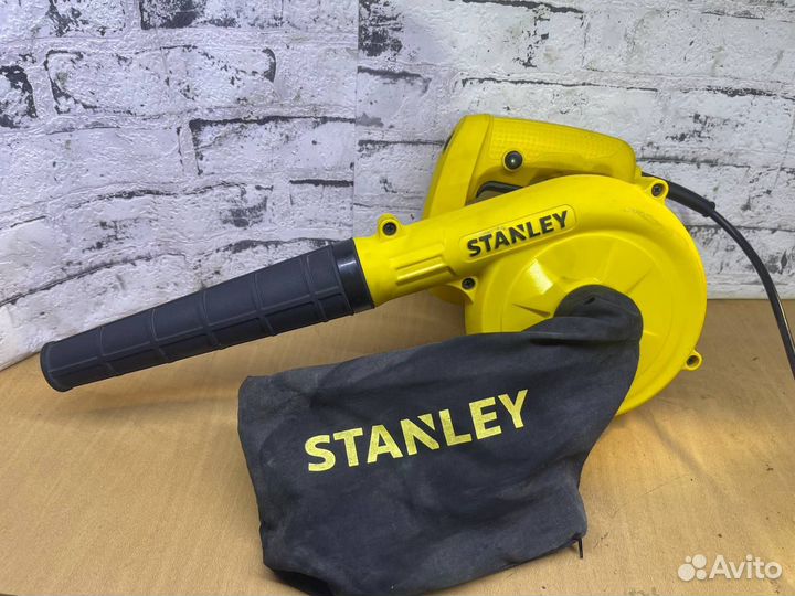 Воздуходуй пылесос Stanley stpt600