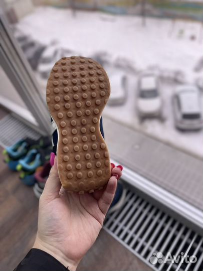 Кроссовки котофей 27