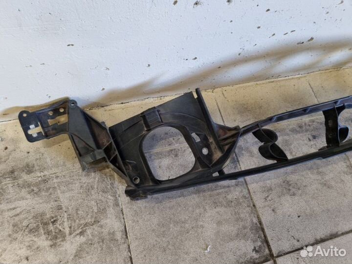Кронштейн крыла передний правый Bmw X5 E70 С 2007