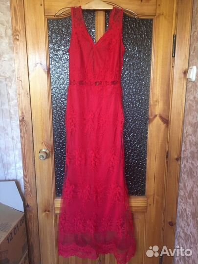 Платье новое s