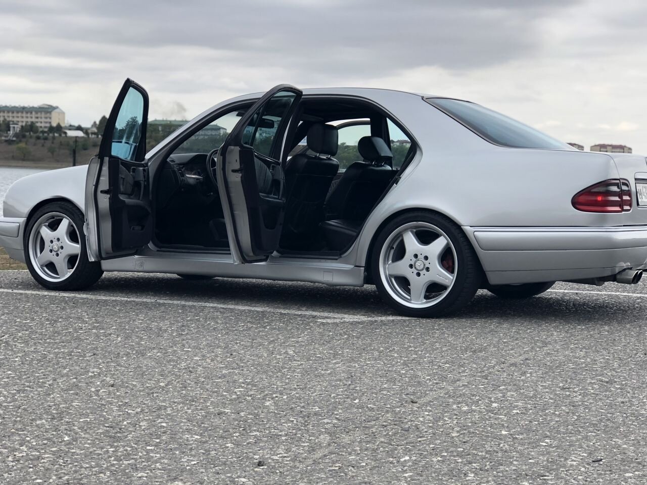 Mercedes-Benz E-класс: фото владельца