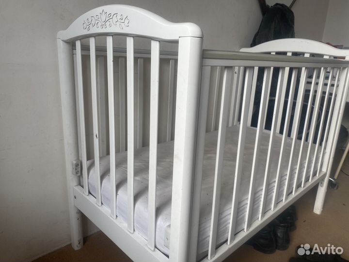 Детская кроватка