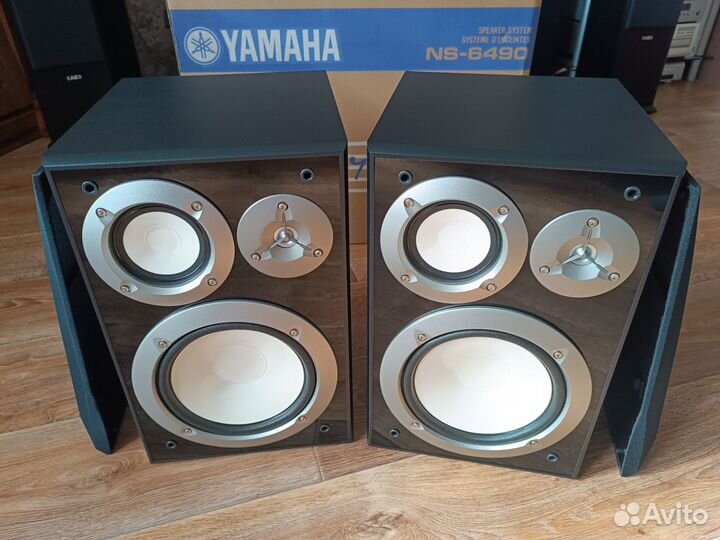 Полочная акустика Yamaha NS-6490