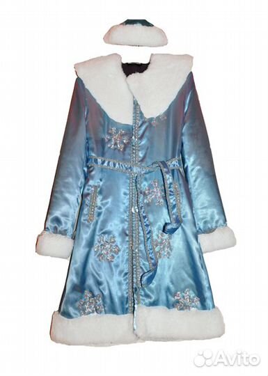 Новогодние костюмы, санки, снеговики