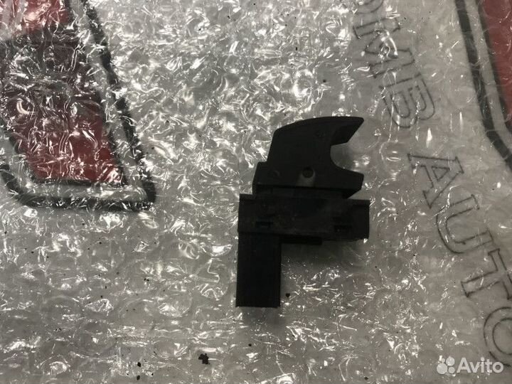 Кнопка стеклоподъемника Фольксваген Джетта 6