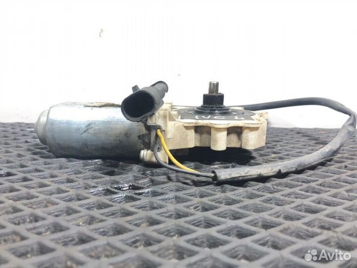 Мотор стеклоподъемника Iveco Stralis