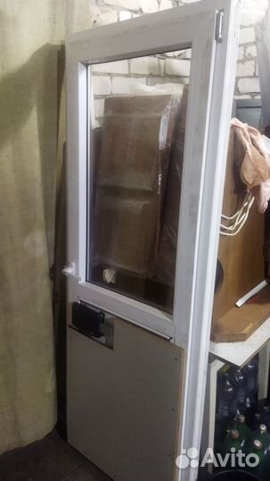 Дверь пластиковая бу