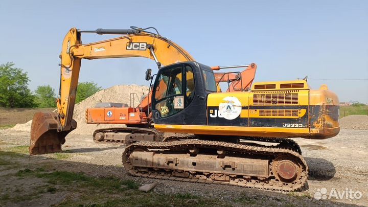 Гусеничный экскаватор JCB JS 330LC, 2011