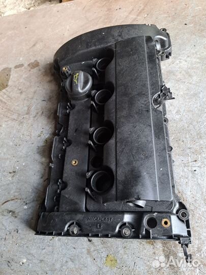 Крышка клапанов Peugeot 308